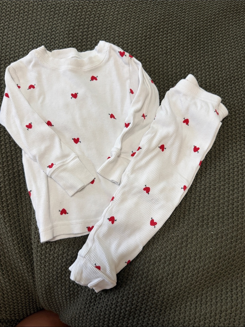 Carter’s White Thermal Pajama Set with Red Heart Print 12 Month